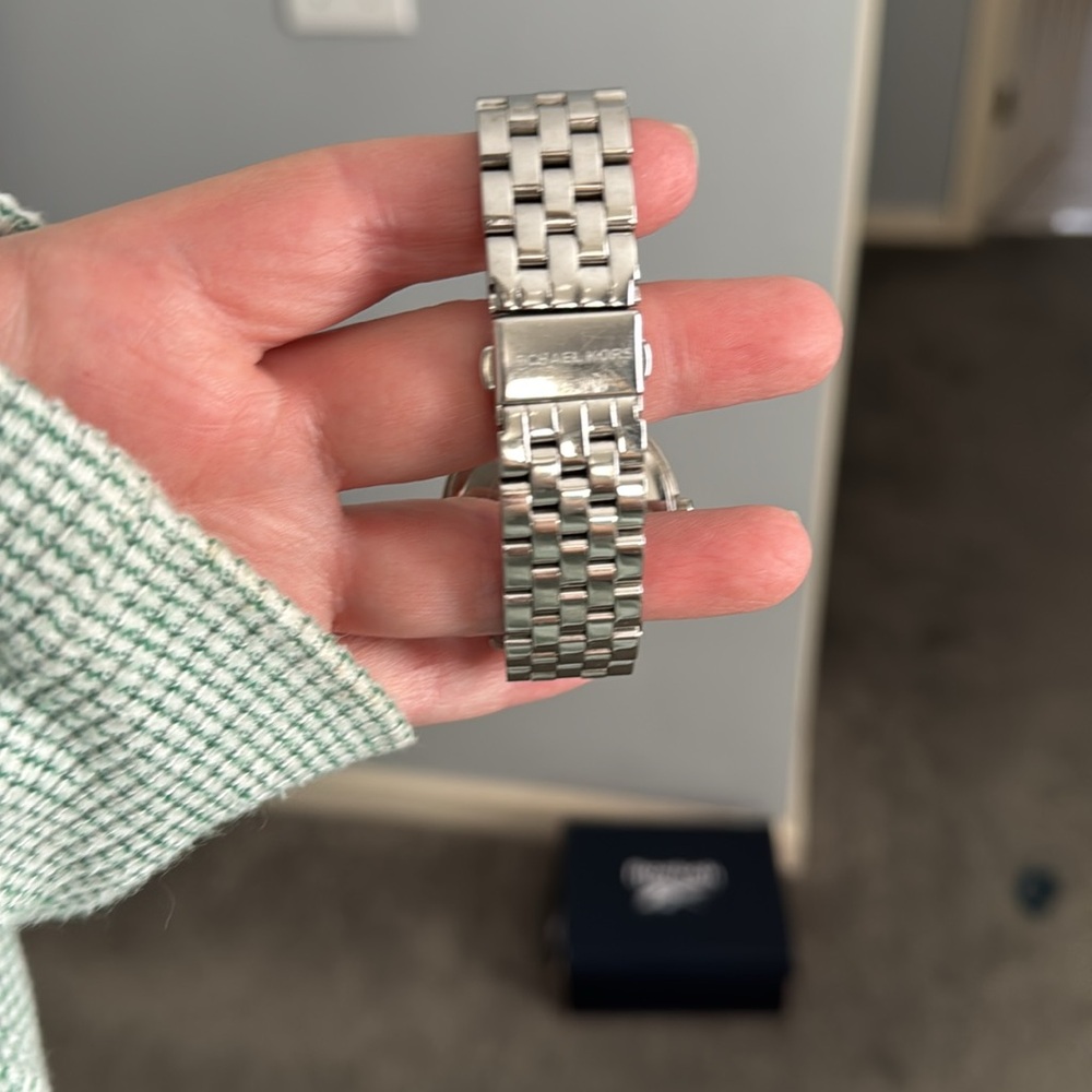 Michael Kors watch - Picture 2 of 3